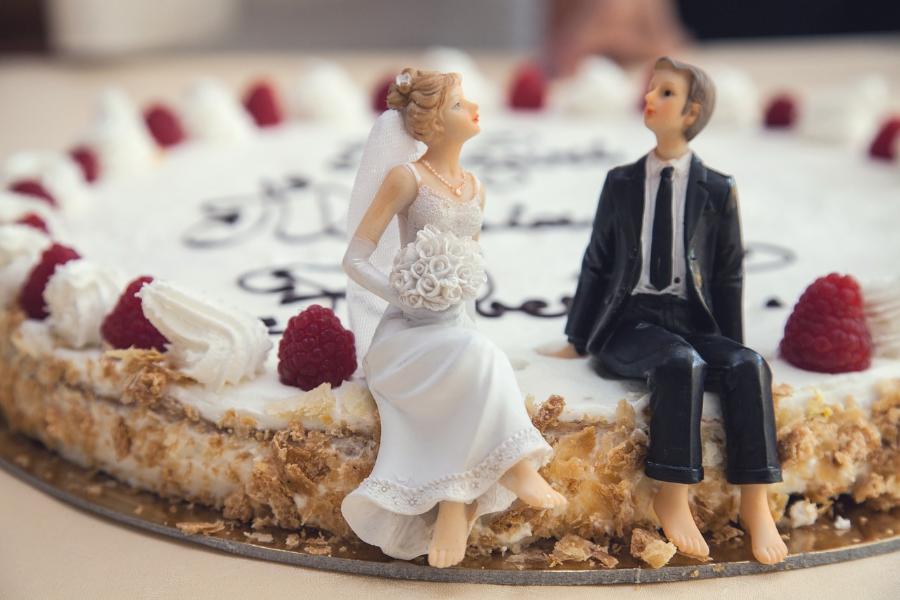 Cuckold Classifieds in San Antonio, Wife will Cheat, Wedding cake